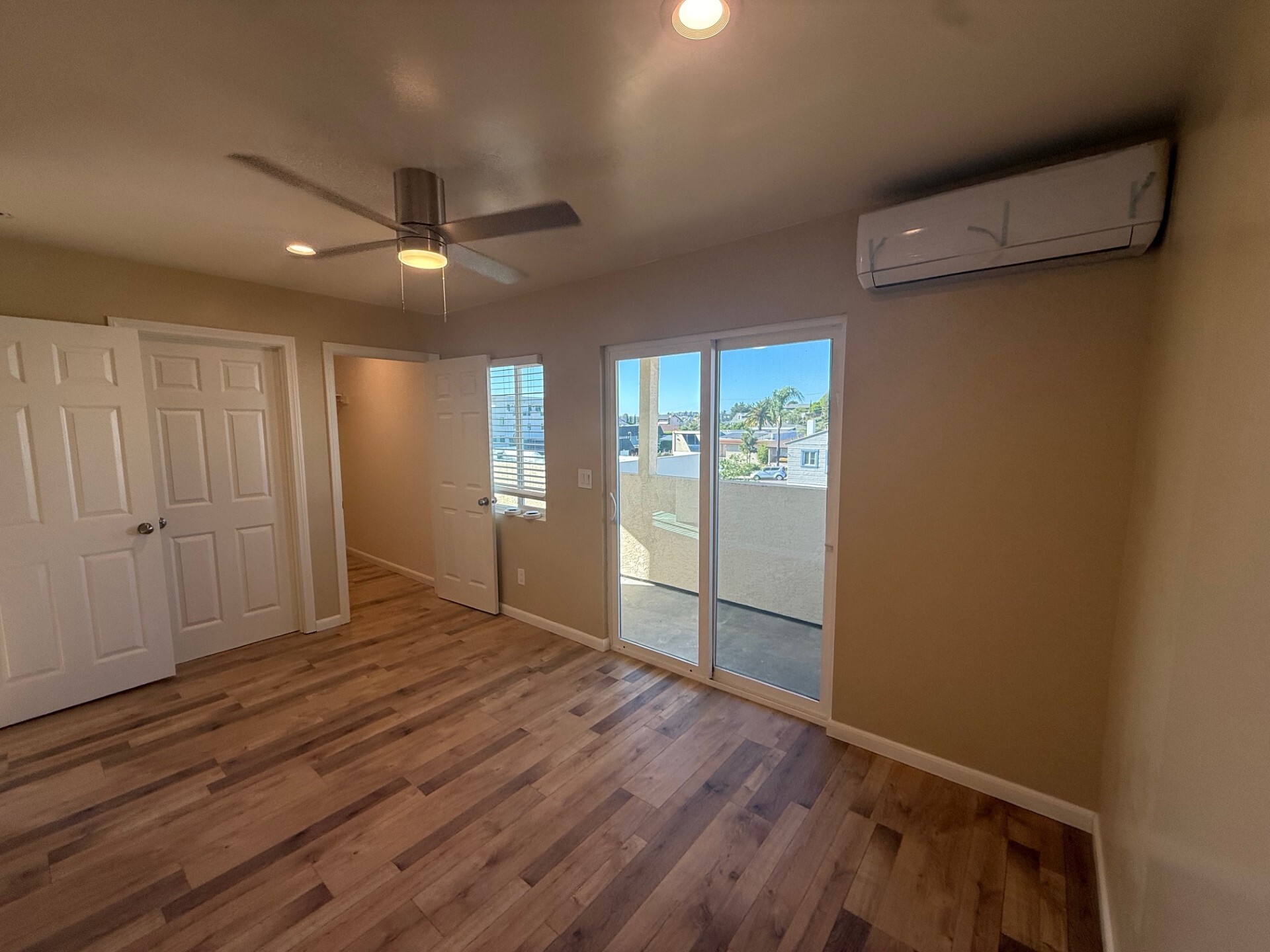 Building Photo - 4860 Palm Ave