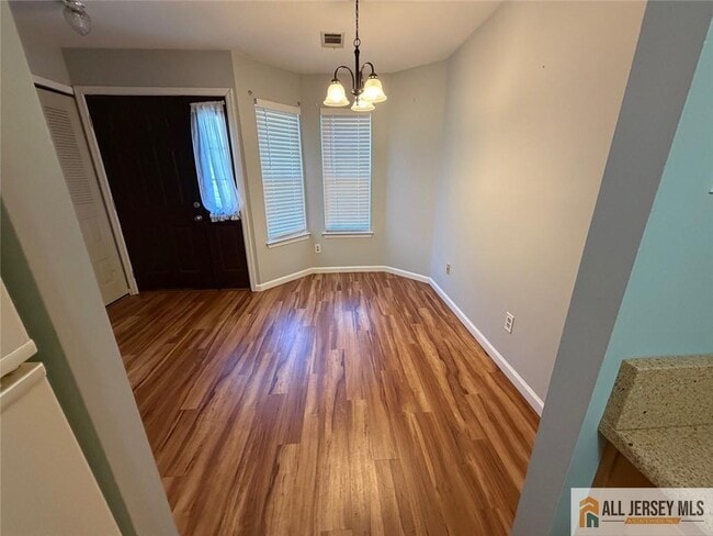 Building Photo - 601 Sunshine Ct