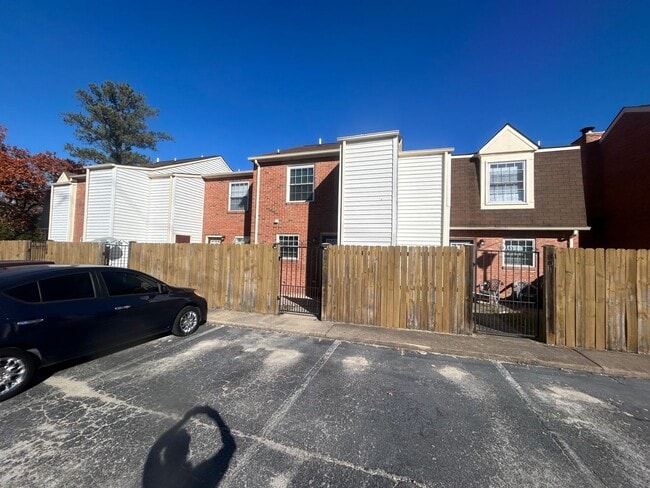 Building Photo - 940-802 Glenn Street, West Columbia, SC 29169