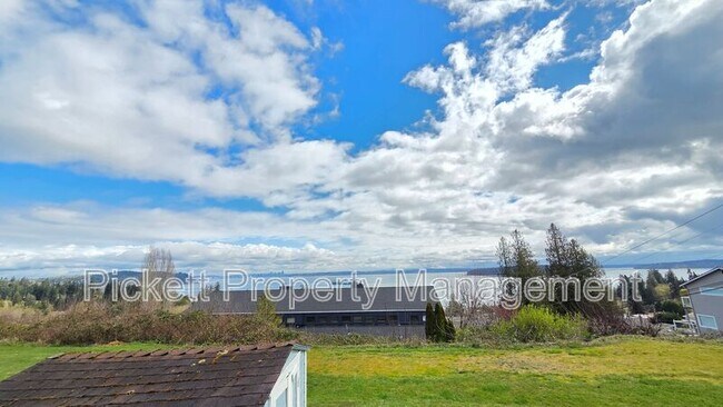 Building Photo - 2397 Alaska Ave E