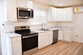 Building Photo - Parker (388) North