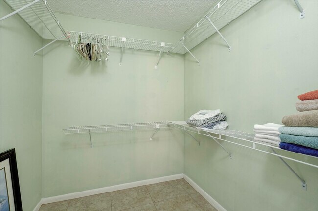 Building Photo - 3102 Portofino Point