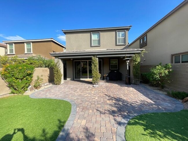 Building Photo - To schedule a viewing, call Wally Fellman ...