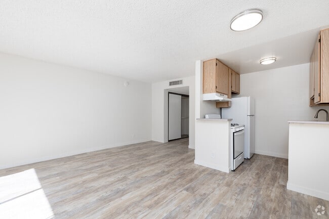 Studio - 500SF - Living Room - Scoville Apartments