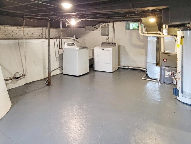 Building Photo - 631 M.L.K. Jr St SE