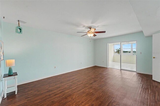 Building Photo - 5108 Brittany Dr S