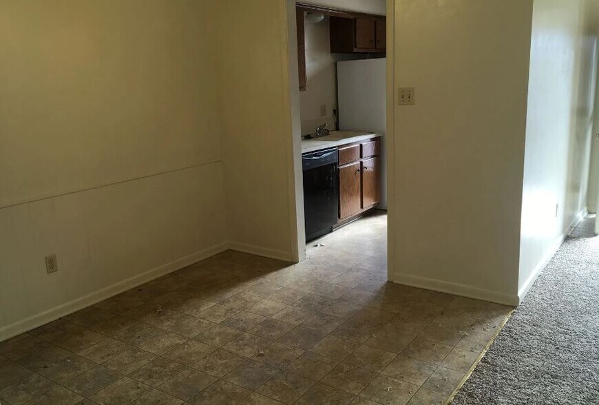 Building Photo - 2411 Pedernales Dr