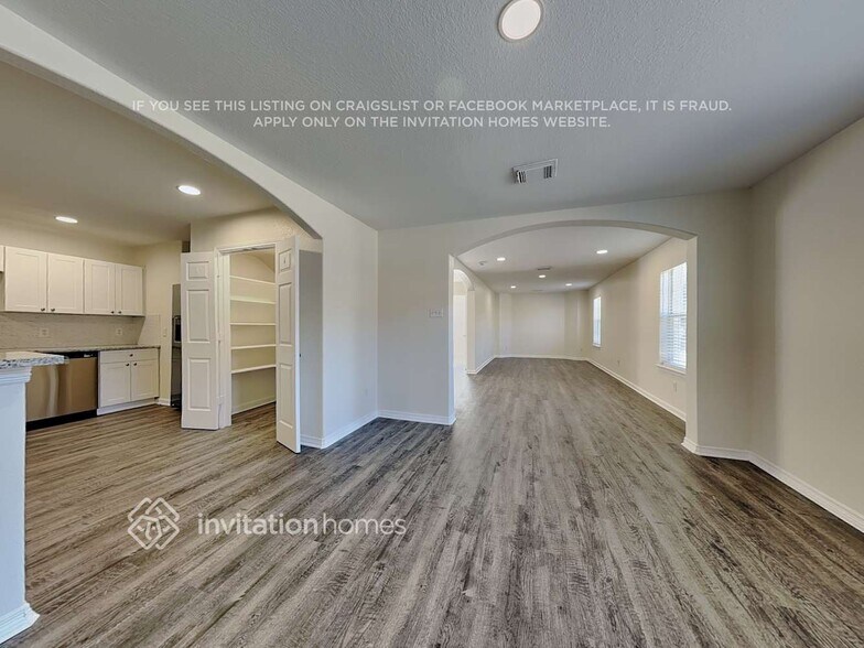 Building Photo - 9122 Prairie Trails Dr