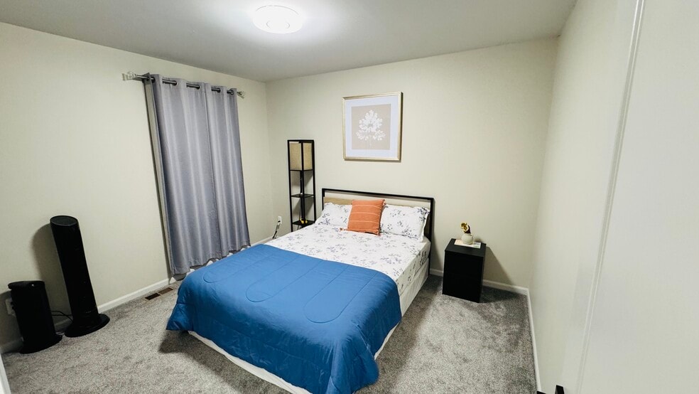 Building Photo - 1719 Weeping Willow Ct