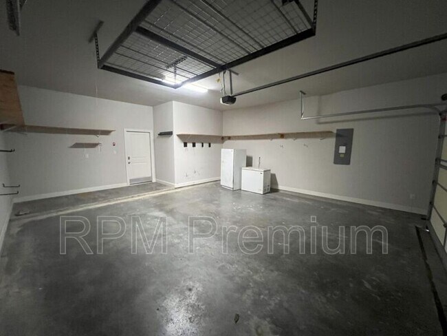 Building Photo - 1271 Rockport St