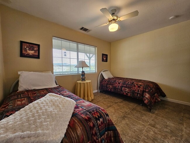 Building Photo - Breathtaking VIEWS in Hidden Valley Lake!