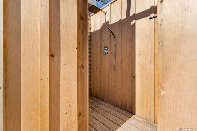 Building Photo - 81 Foster Ave