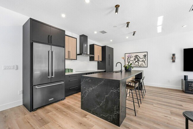 Building Photo - 4310 Buttonwood Dr