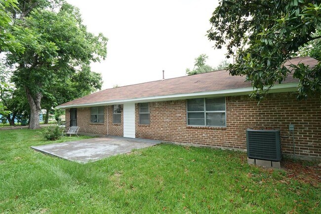 Building Photo - 6627 D S Bailey Ln