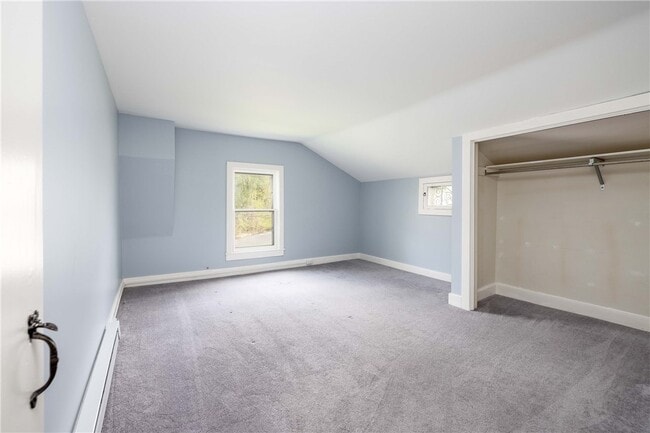 Building Photo - 1253 Fairport Rd