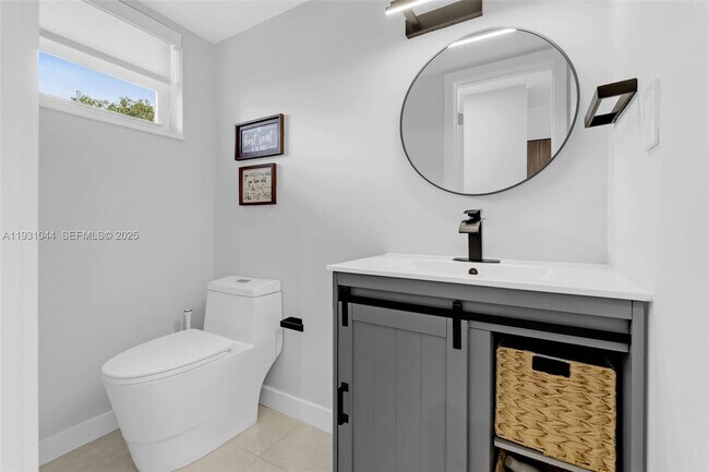 Building Photo - 8443 SW 137th Ave