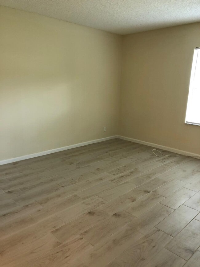 Building Photo - 5060 Sanctuary Way
