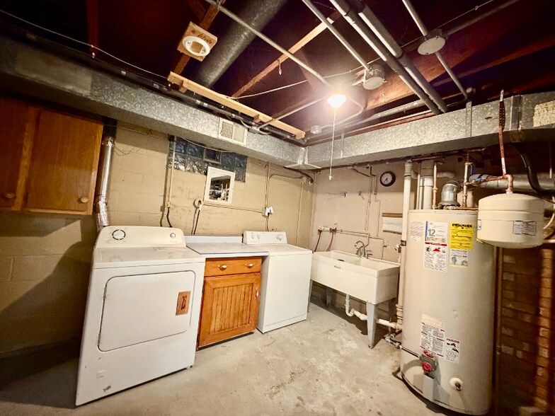 Building Photo - 3346 Bernice Rd