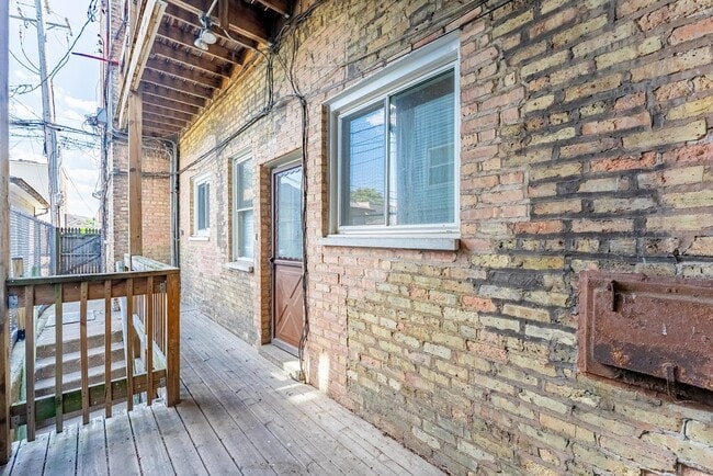 Building Photo - 4215 N Lockwood Ave