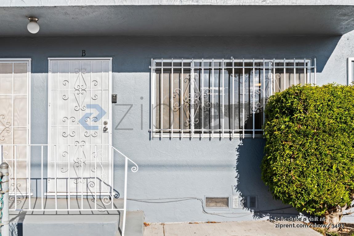 Building Photo - 1379 Harmon St