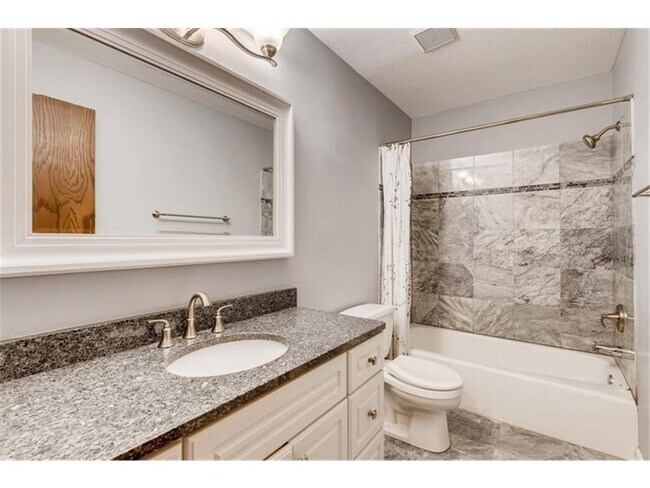 Building Photo - 7741 Heritage Rd