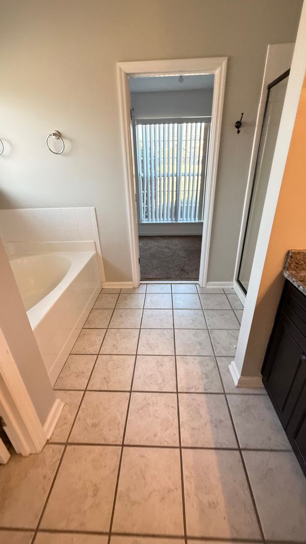 Building Photo - 1500 Cedar Hill Trail