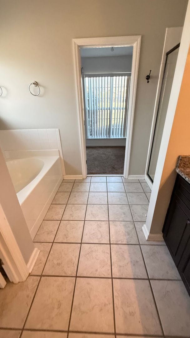 Building Photo - HOME FOR LEASE 4 BR 2 BATH RANCHSTYLE  SPLIT FLOOR PLAN AND OPEN  LARGE  FENCED BACKYARD  CONVENI...