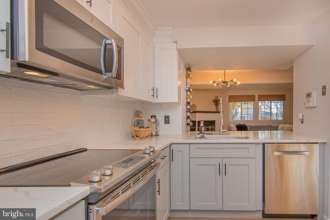 Building Photo - 2858 New Providence Ct