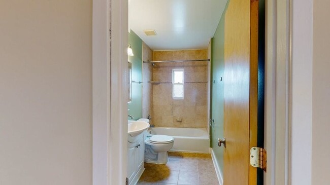 Building Photo - 2615 4th St NE