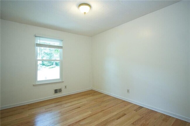 Building Photo - 1169 Hillcrest Ct NW