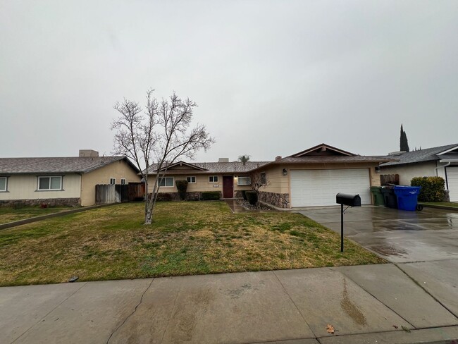 Building Photo - 3-bedroom single story located in Turlock!