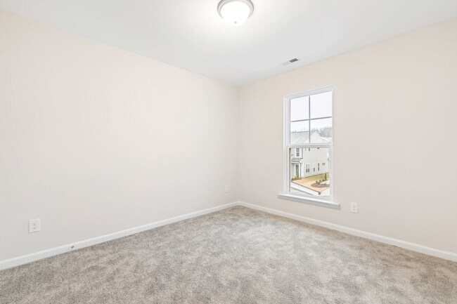 Building Photo - Modern & Charming 3-Bedroom Townhome in Durham!