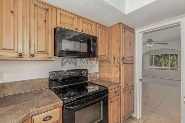 Building Photo - 1261 W Kiowa Cir