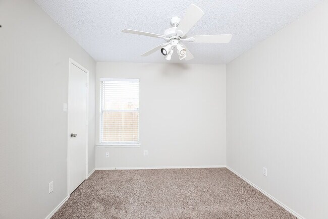 Building Photo - 10244 Cypress Hills Dr