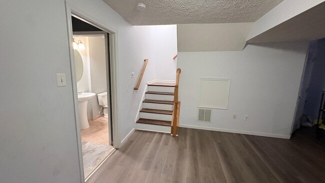 Building Photo - 577 MacIntosh Cir