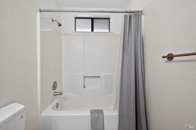 Building Photo - 663 Spring Ln