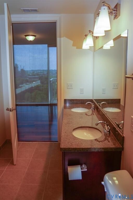 Building Photo - 301 Virginia St