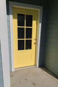 Building Photo - 234 Brandon Lks Dr