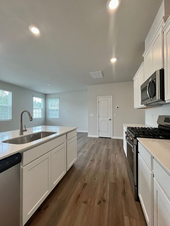 Building Photo - Brand New, 3 BR, 2.5 BA Townhome with Garage