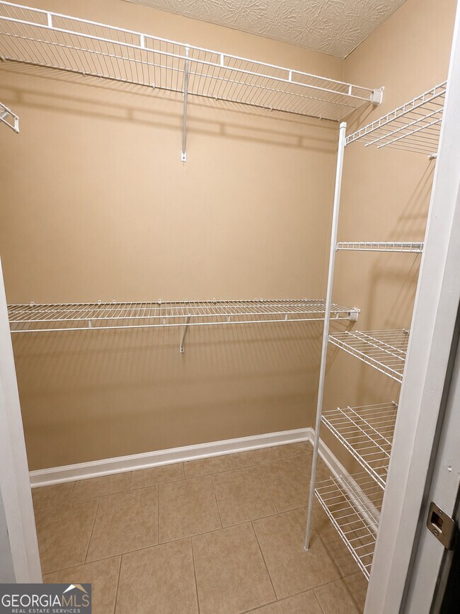 Building Photo - 1710 Underwood Dr SE