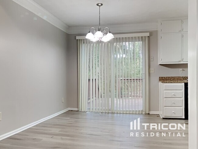 Building Photo - 433 Orchard Dr