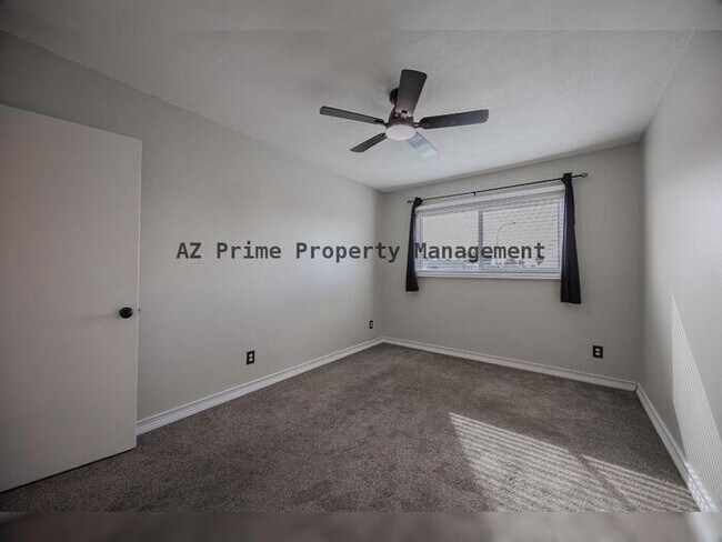 Building Photo - 225 N Standage