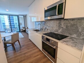 Building Photo - Fully Furnished Ocean View luxurious Studio with 1-Parking and storage at 'A'ali'i