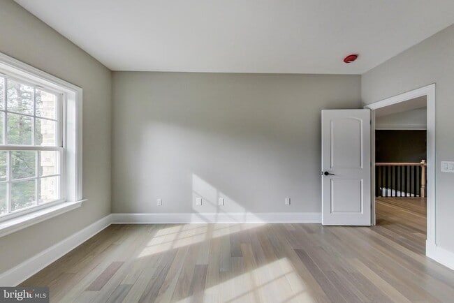 Building Photo - 3104 Sleepy Hollow Rd