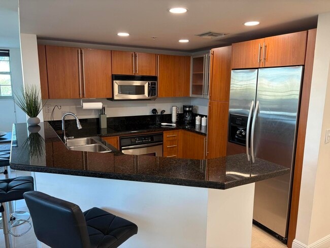 Building Photo - 610 Clematis St