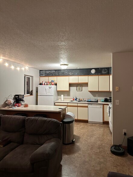 Building Photo - 2417 Vermilion Rd