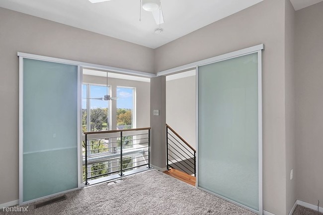 Building Photo - 249 Union Blvd