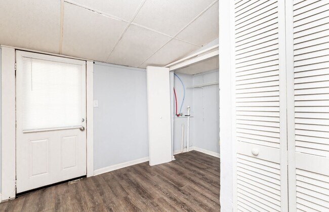 Building Photo - 917 Watt St