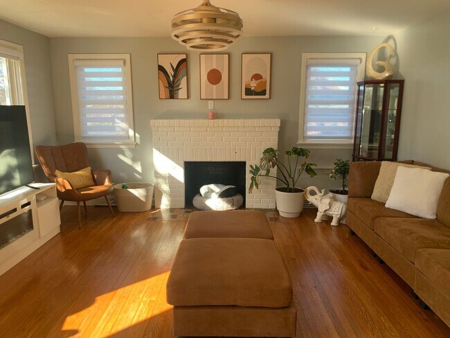 Building Photo - DALLASTOWN SCHOOLS