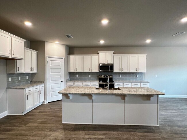 Building Photo - 10498 S Redland St